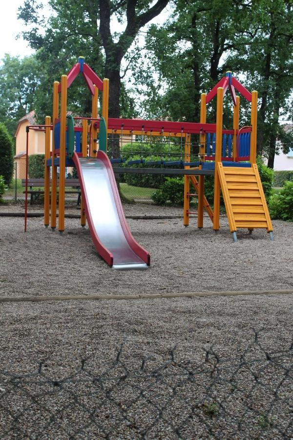 Residence Du Lac-Monflanquin Appartement Rdc Екстер'єр фото